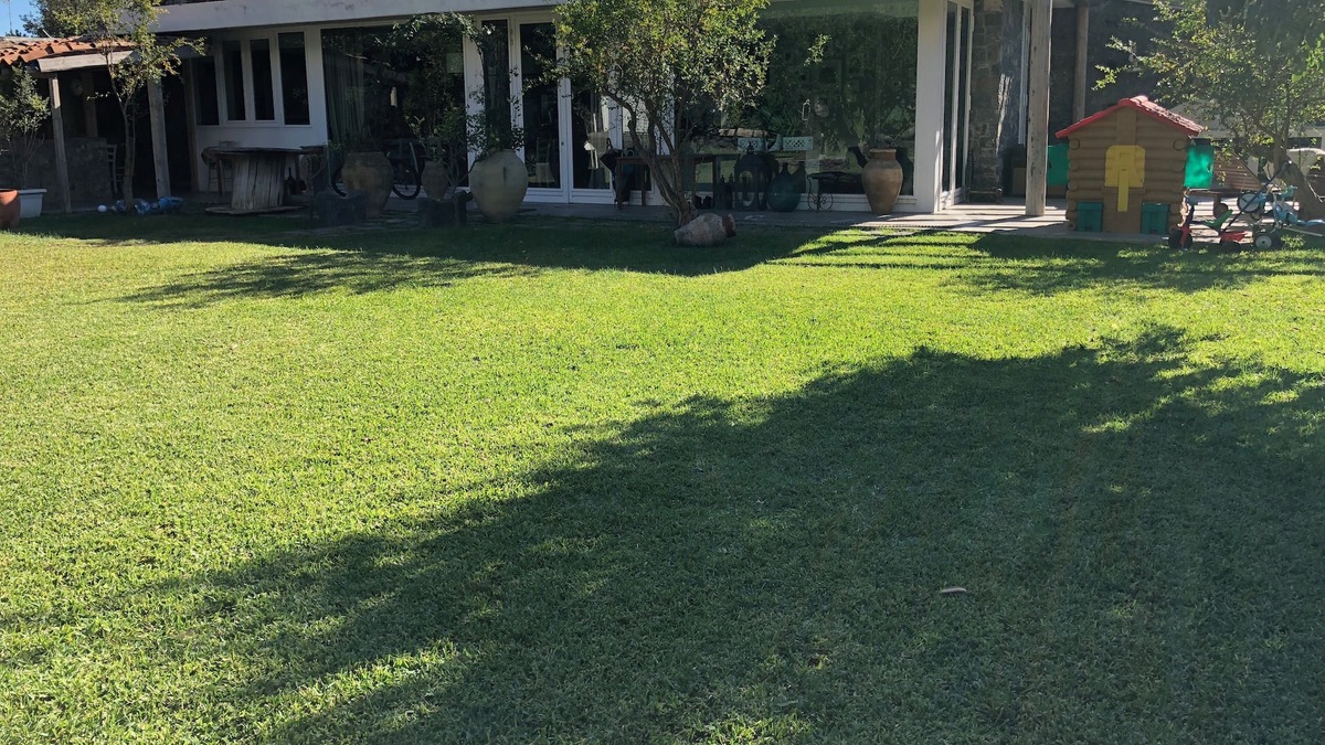 Gravina di Catania Villa | Modern villa with indoor pool