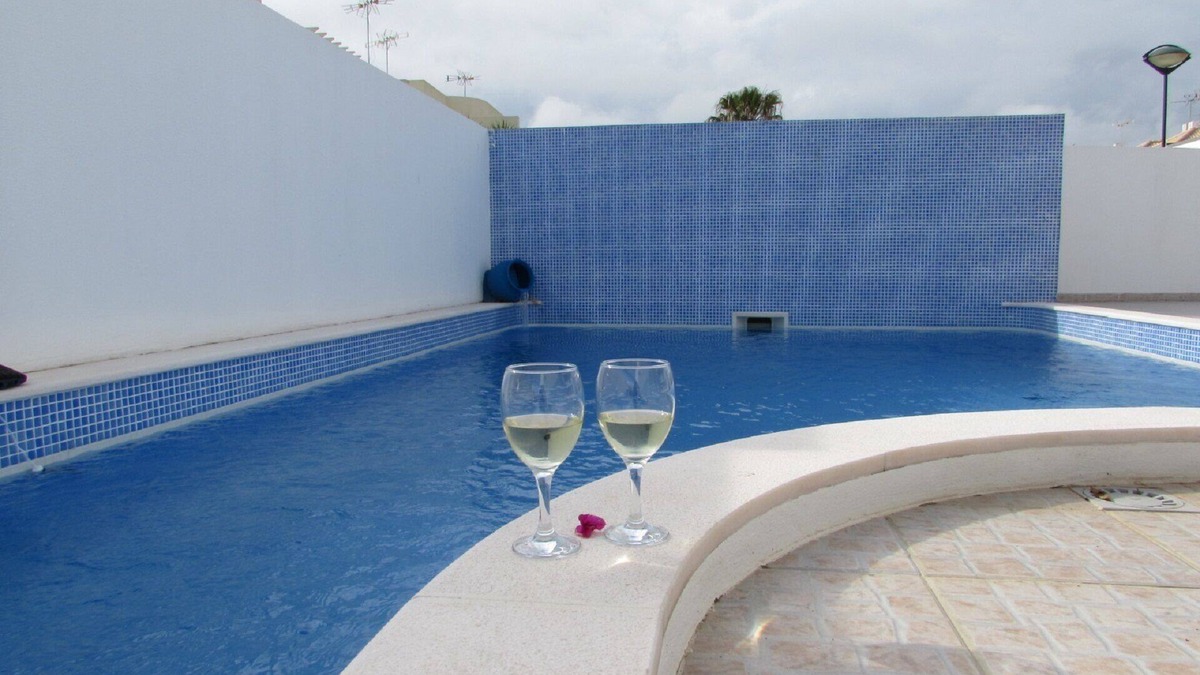 Manta Rota Villa | Modern villa with private pool and aircon, walk to beach and town.