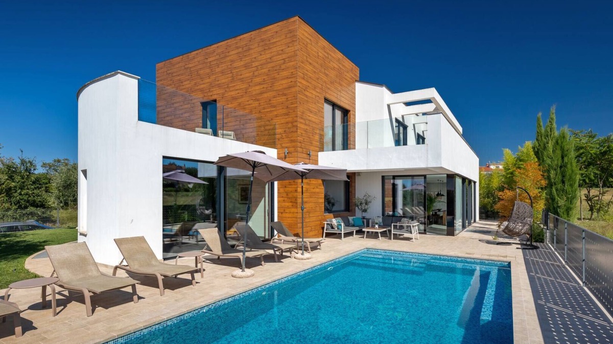 Farini Villa | Modern villa Aria with pool and jacuzzi in Višnjan