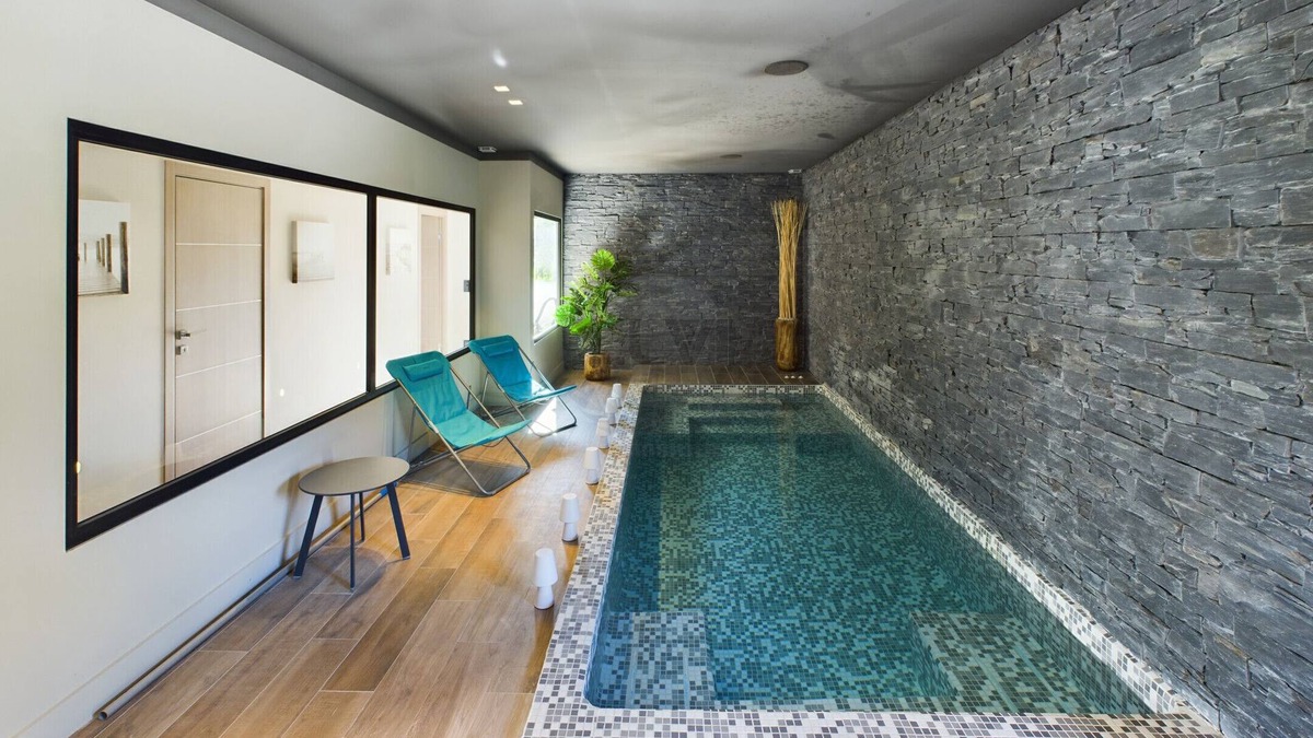 Les Brugassieres Villa | Modern Villa with Plenty of Charm