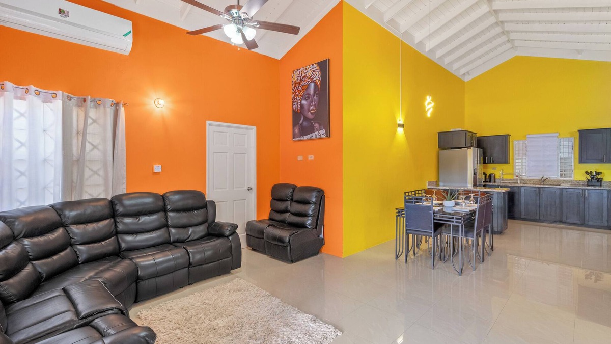 Mammee Bay Villa | Modern Villa/Fully AC/Gated 24/7 Security, 5-10 mins to Attractions/Ocho Rios