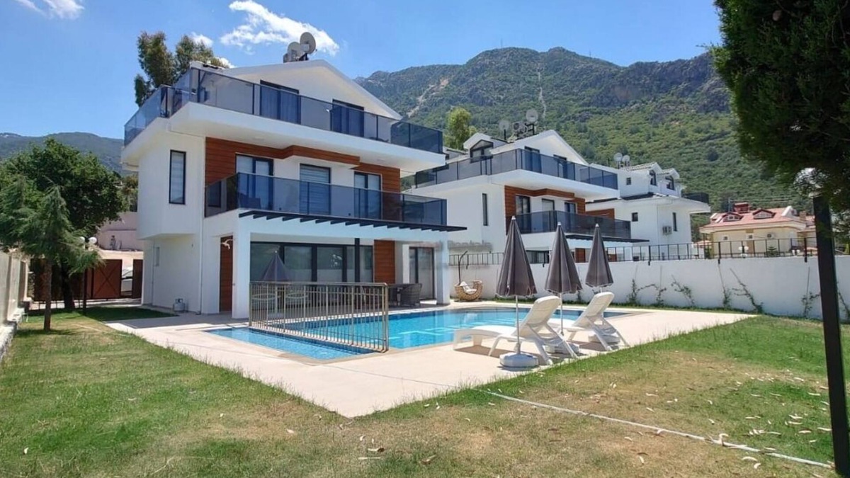 Hisaronu Villa | Modern Villa in Ölüdeniz with Private Pool and Children's Pool for 8 People