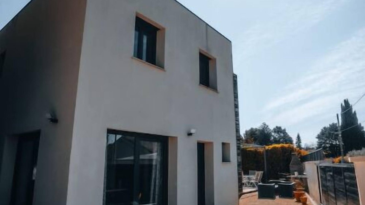 Le Thor Villa | Modern villa with Jacuzzi near Avignon