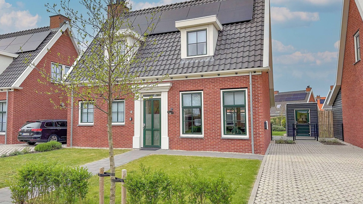 Colijnsplaat House | Modern villa with a sauna, hot tub, and a garden