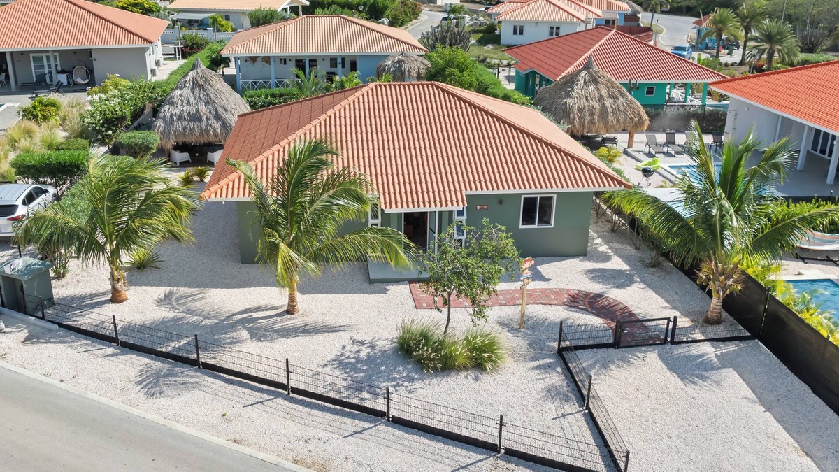 Fontein Villa | Modern villa with pool on a secured park on the west side of Curacao