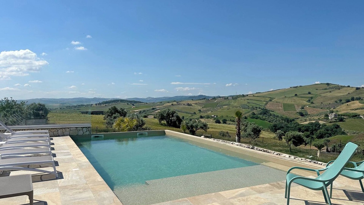 Vasto Villa | Modern villa with pool, sea and country views
