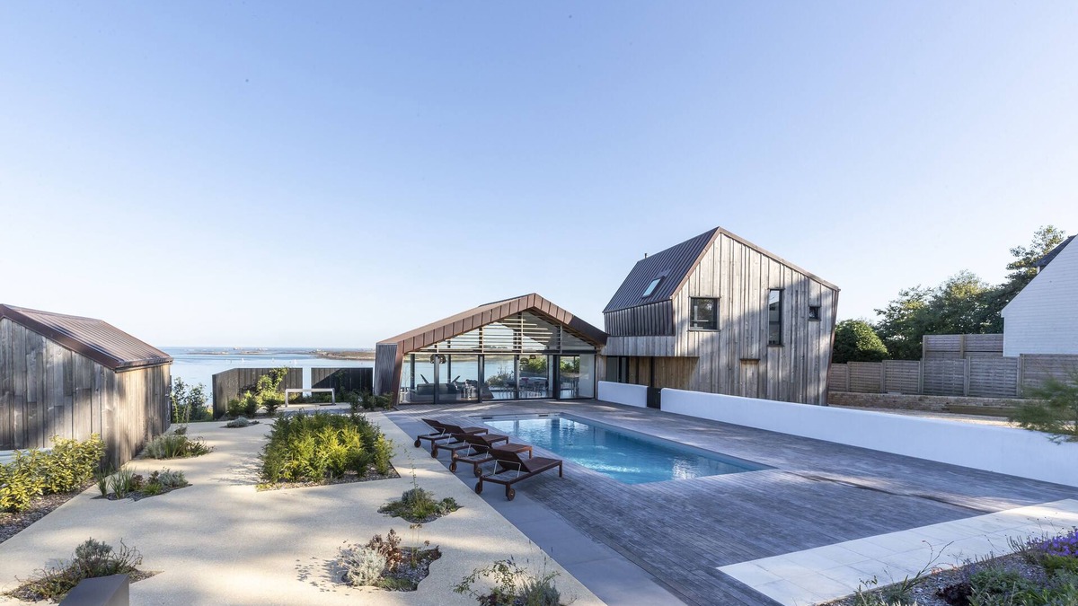 Landeda House | Modern villa with stunning sea views, swimming pool, Jaccuzi.