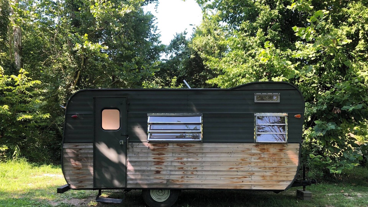 Eureka RV Rental | Modern Vintage Camper on a Farm w/ River View