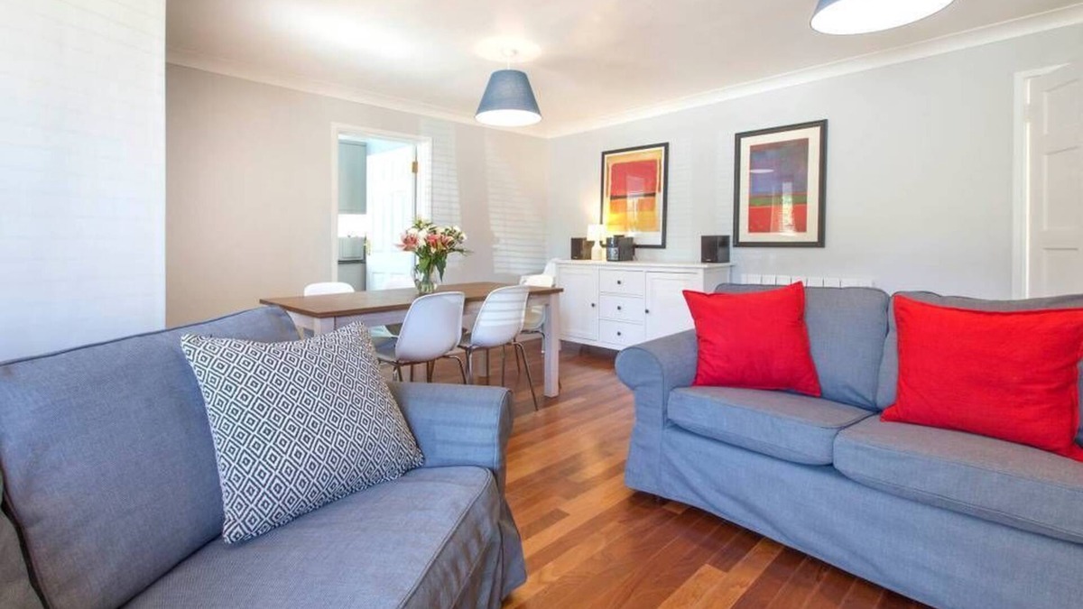 Summertown Apartment | Modern, Warm, Secure and Comfortable Oxford Apartment with easy access to City