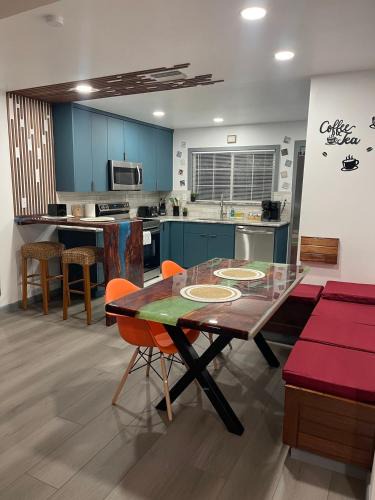 Crystal River House | Modern waterfront Manatee Getaway