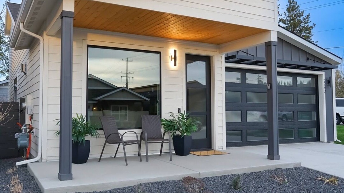 Coeur d'Alene House | Modern, well-stocked Home in Gated Community Ready for all your Vacation needs!