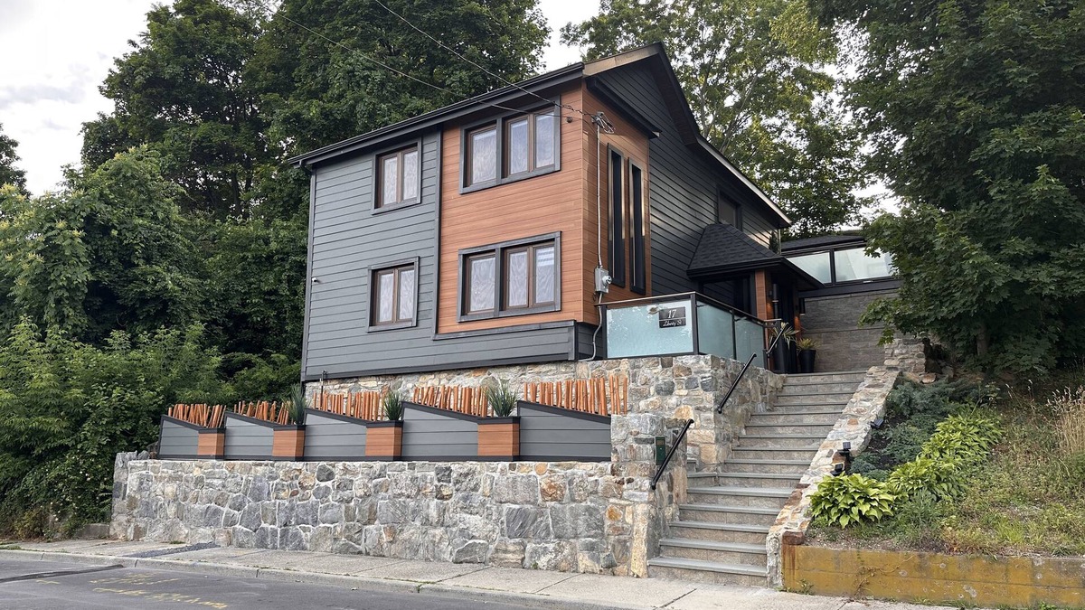 Highland Falls House | Modern West Point House near USMA - 3 bed, 2 bath with Hot tub & Fire pit!