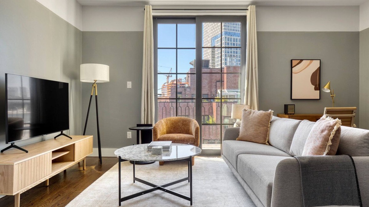 Williamsburg Apartment | Modern Williamsburg 2BR w/W/D & Gym, nr Domino Park, by Blueground