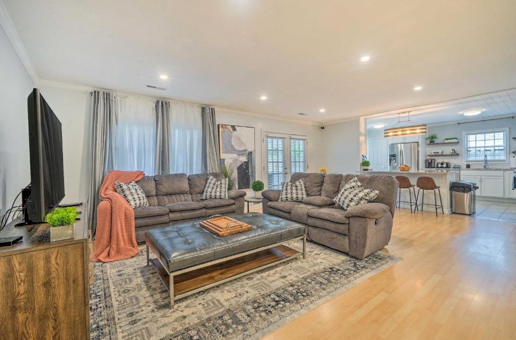 Ogden House | Modern Wilmington Getaway about 6 Miles to Beaches!