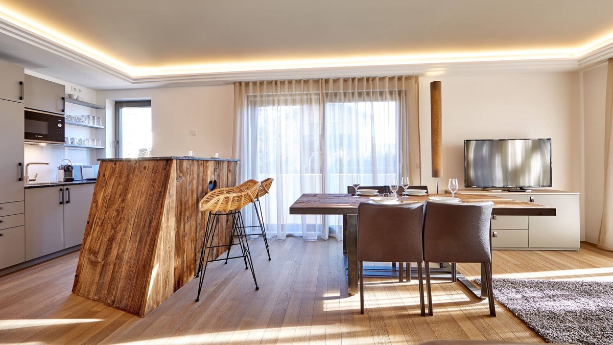 Murnau am Staffelsee Apartment | MODERN with FLAIR of the TRADITION -100sqm EG + UG- opt. 4 pers. - Terrace u. garden