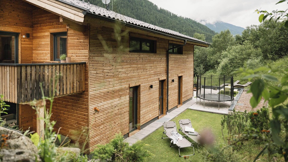 Neustift Im Stubaital Apartment | Modern wooden apartment with 2 bedrooms