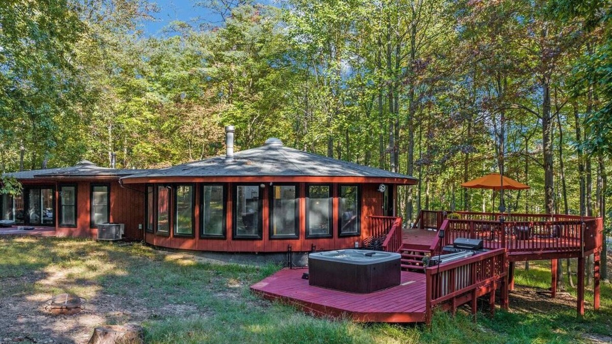 The Woods Cabin | Modern Wooded Oasis w Hot Tub, WiFi, Grill, & Dome