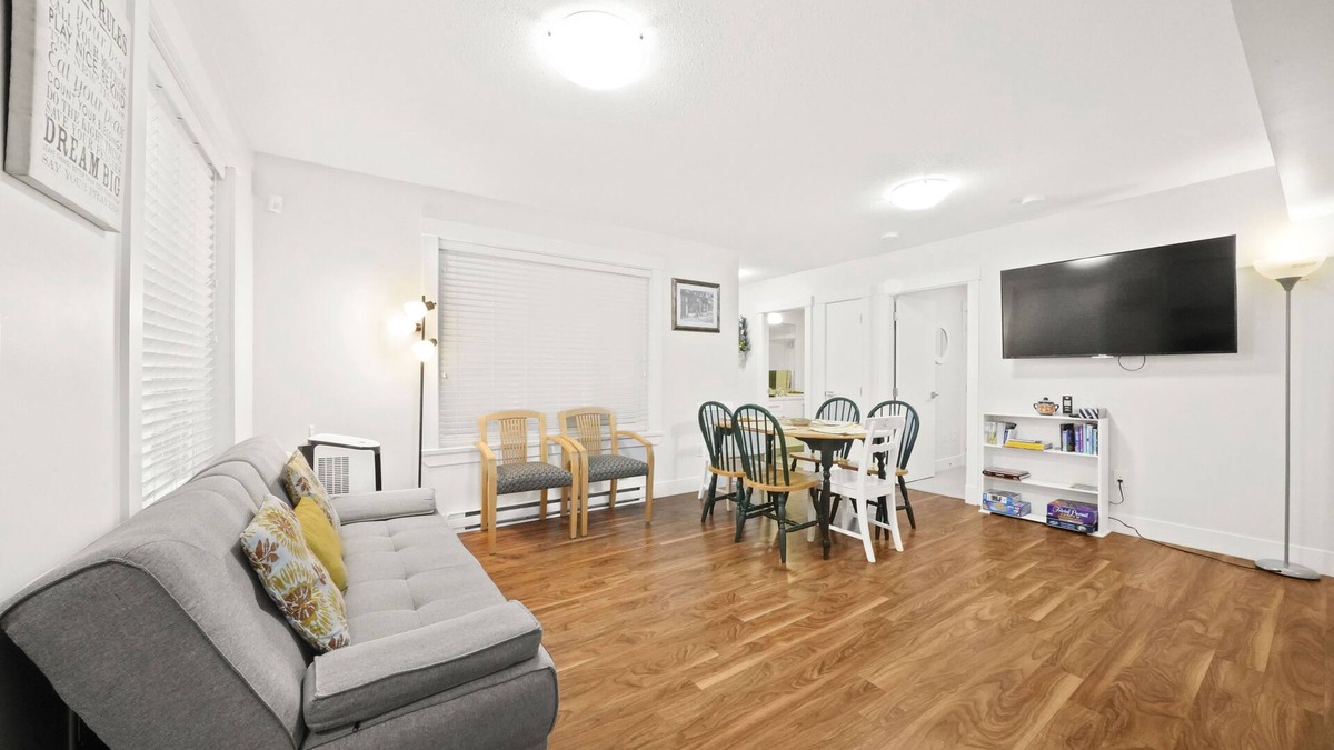 Cloverdale House | Modern yet comfy 3 bed suite in Surrey