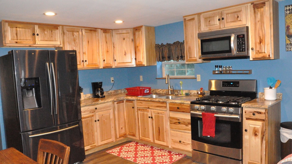 Cresco House | "Modern Yet Country" Wiener Dog Barn Apt Near Attractions