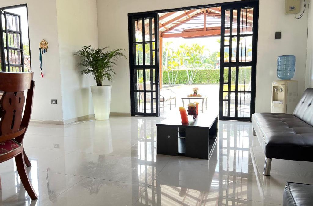 Viterbo Villa | Moderna cabaña en Viterbo con Aire AC y Piscina