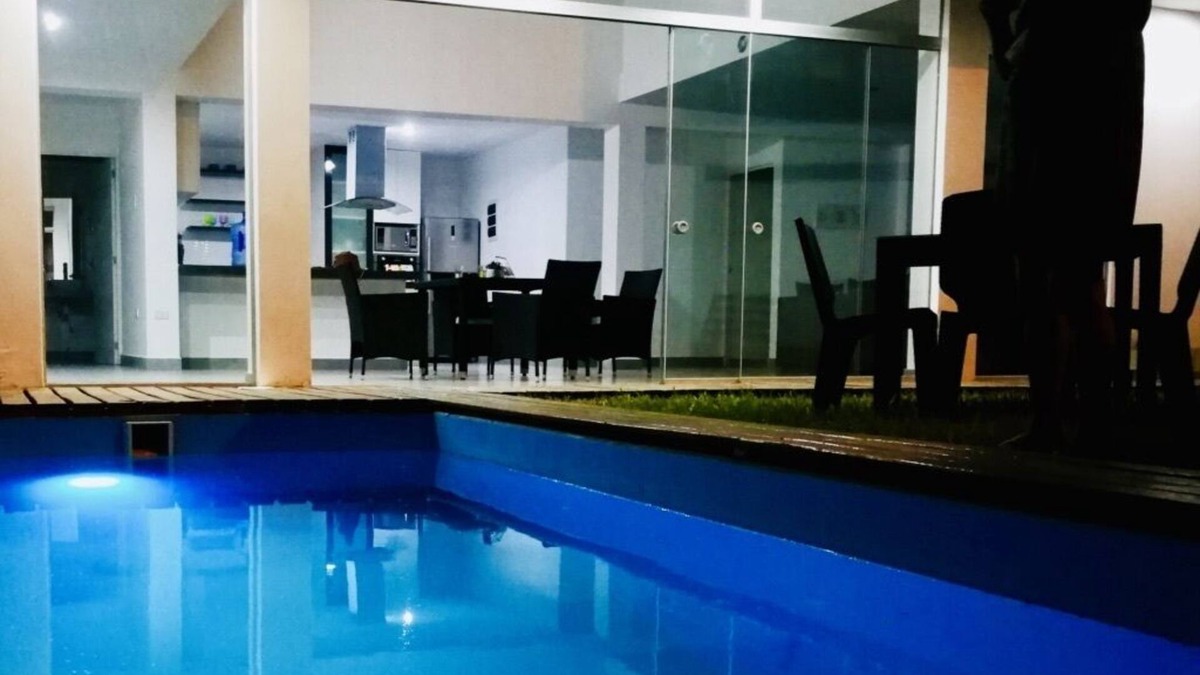 Mancora House | Moderna casa familiar de playa. A solo una cuadra del mar.