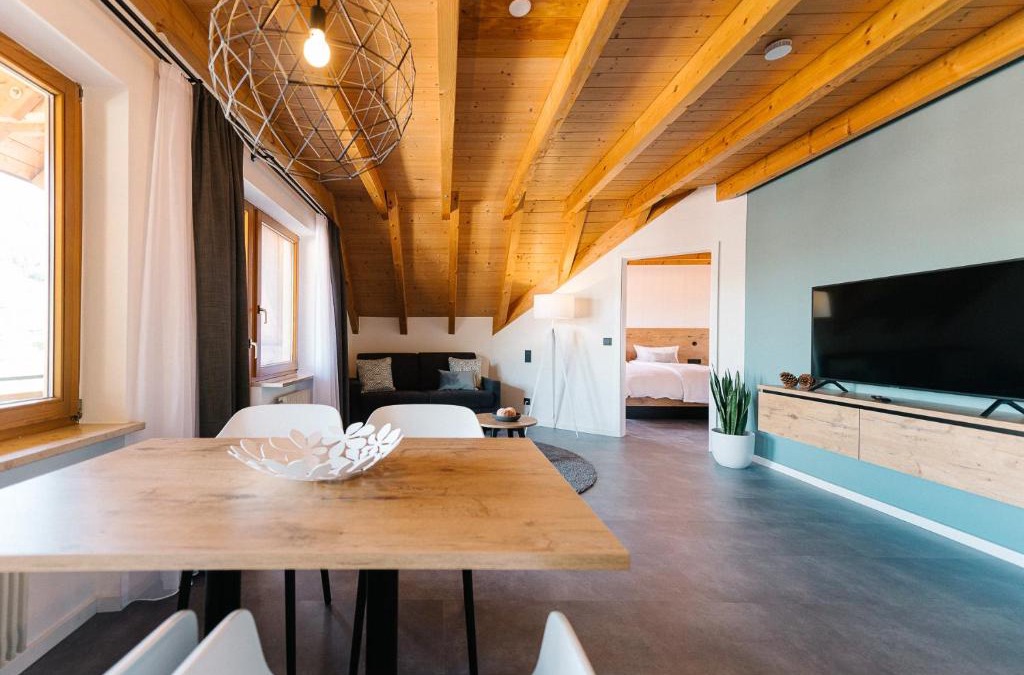 Simonswald Apartment | Moderne 2 Zi.-FeWo BlackForest Art Nähe Freiburg