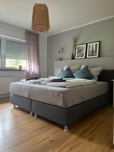 Pruem Apartment | Moderne familienfreundliche Wohnung am Waldrand von Prüm mit Terrasse