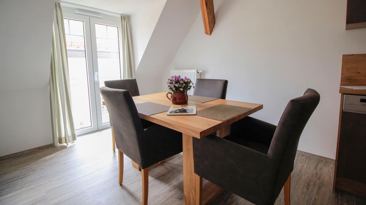Burgbernheim Apartment | Moderne Ferienwohnung in Zentraler Aber Ruhiger Lage