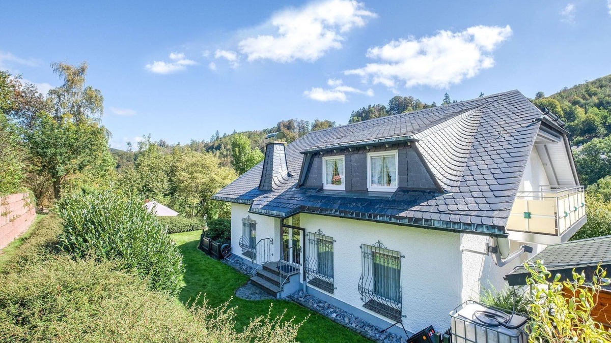 Schwalefeld Apartment | Moderne Ferienwohnung am Wald in Schwalefeld