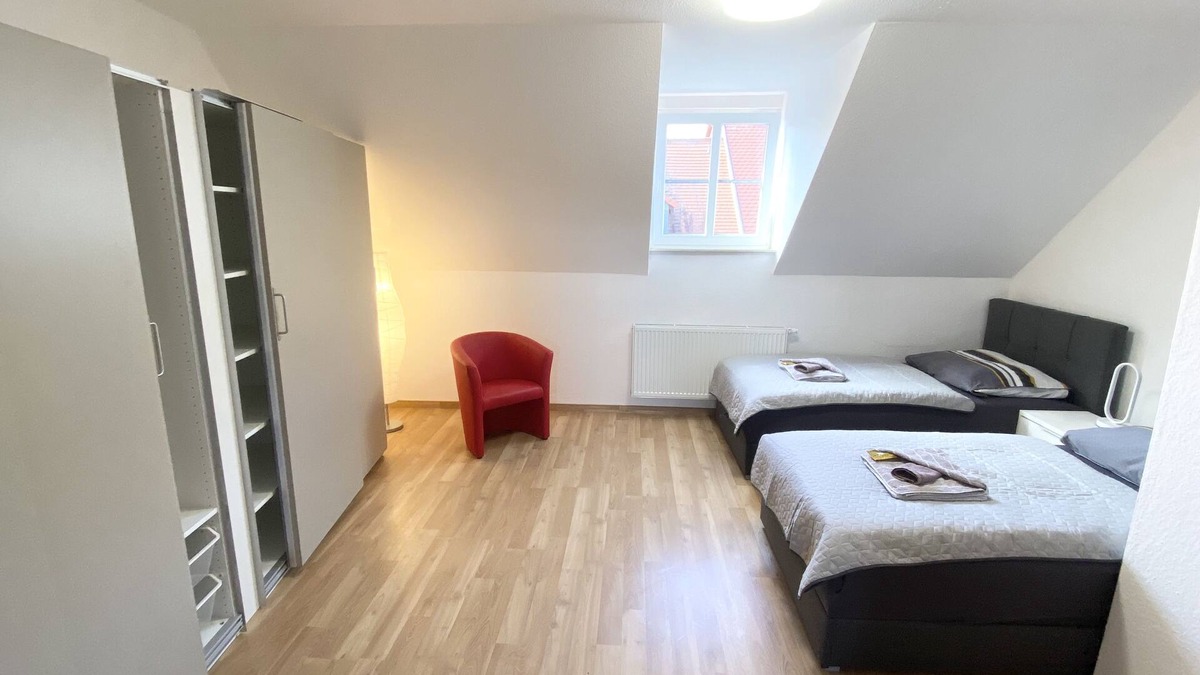 Grimma Apartment | Moderne Ferienwohnung mit 2 Schlafzimmern, Küche und Bad