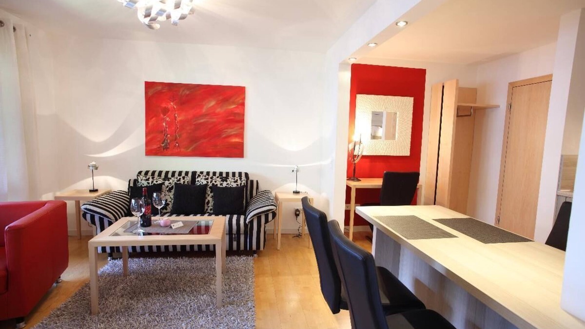 Ruhmannsfelden Apartment | Moderne FeWo (44qm) in zentraler Lage mit hauseigenem Hallenbad
