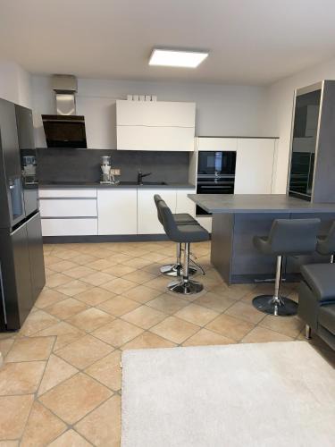 Wolfhagen House | Moderne Monteurwohnung mit Terrasse "Am Teichberg"