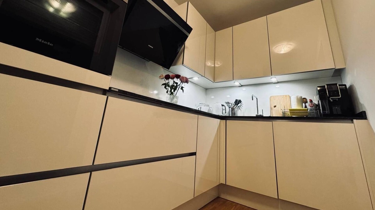 Nordend Apartment | Moderne Penthouse Wohnung mit großer Dachterrasse und Skyline Blick