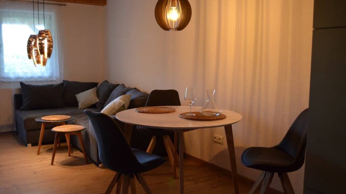 Neuloipfering Apartment | Moderne, voll ausgestattete Ferienwohnung in unmittelbarer Nähe zu Pullman City