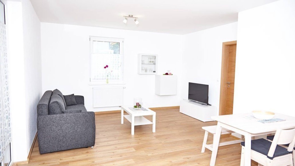 Ebelsbach Apartment | Modernes 50qm Ferienapartment mit Terrasse, kostenfreies WLAN
