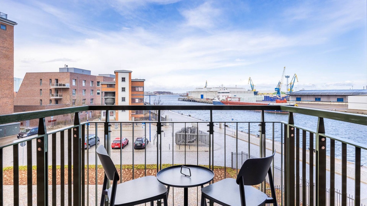Wismar Apartment | Modernes Apartment in Toplage mit Balkon und Schönem Blick auf den Alten Hafen