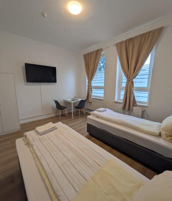Neumuenster Apartment | Modernes Apartment mit 2 Schlafzimmern und Privatparkplatz nahe Innenstadt