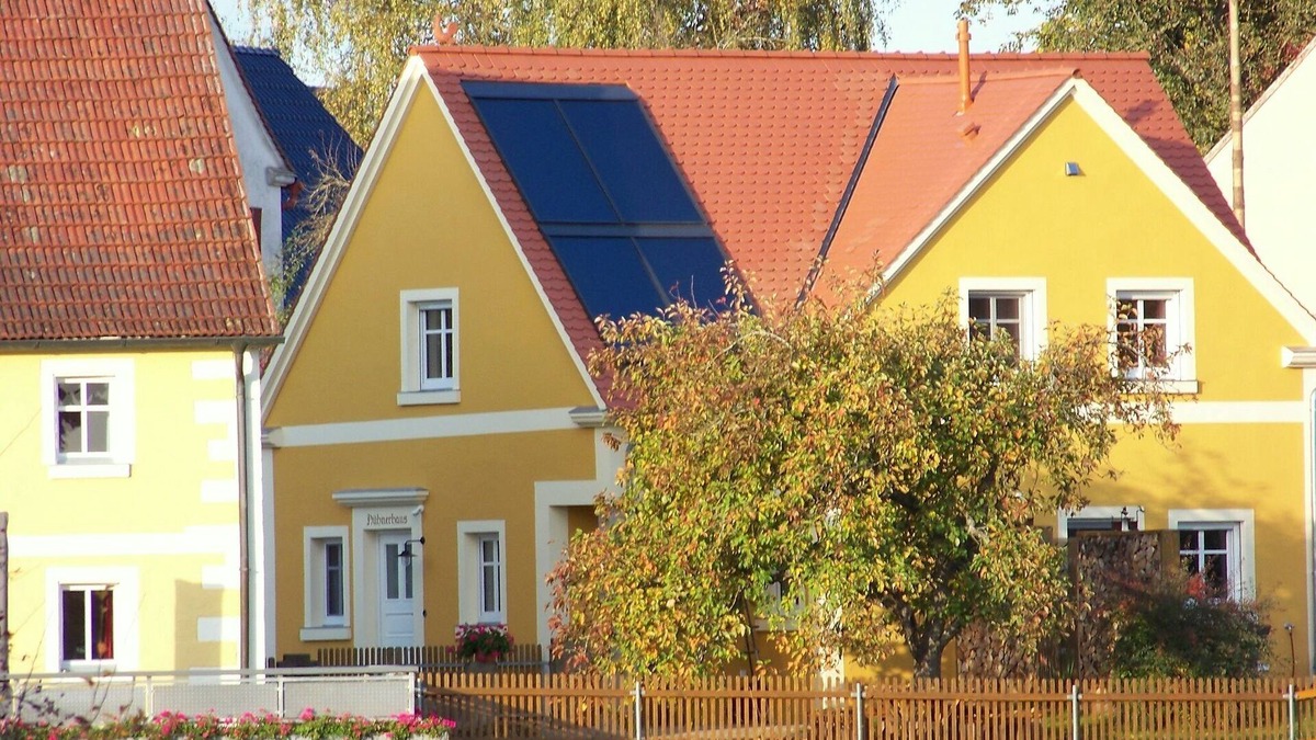 Ansbach Apartment | Modernes Ferienhaus (80m2) mit Terrasse & großem Garten