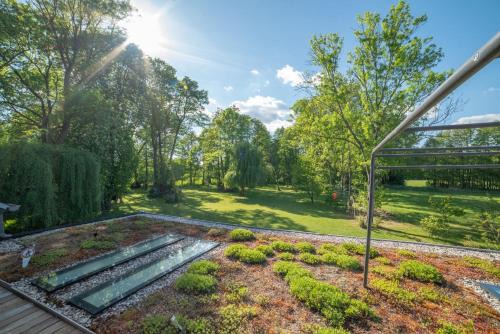 Storkow Apartment | Modernes Gartenatelier am Mühlenfließ