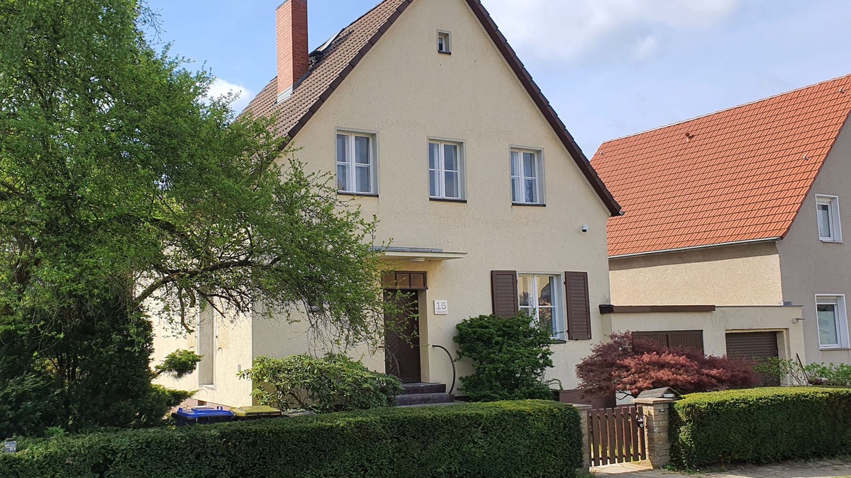 Kleinmachnow House | Modernes Haus mit Guter Cityanbindung und Großem Garten in Berlins Grüngürtel