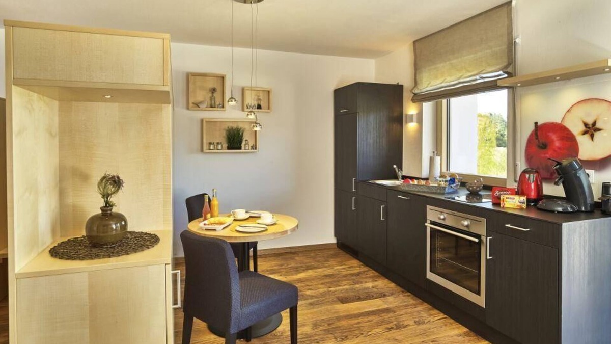 Kollnburg Apartment | Modernes Studio (50 m2) mit Kneipp-Dusche und Infrarotkabine