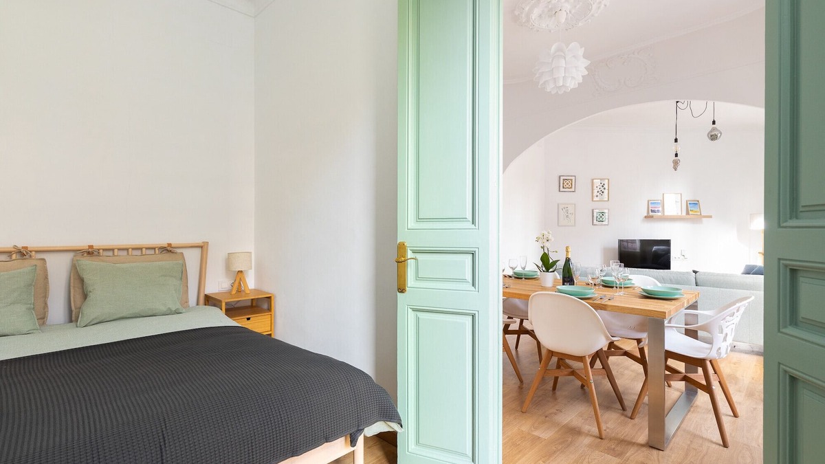 Sant Antoni Apartment | MODERNIST FAMILY BARCELONA APARTMENT