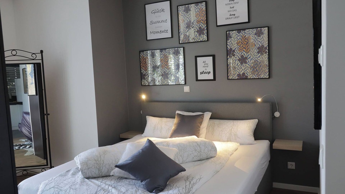 Bad Berleburg Apartment | Modernized studio with balcony and spacious bathroom with walk-in shower