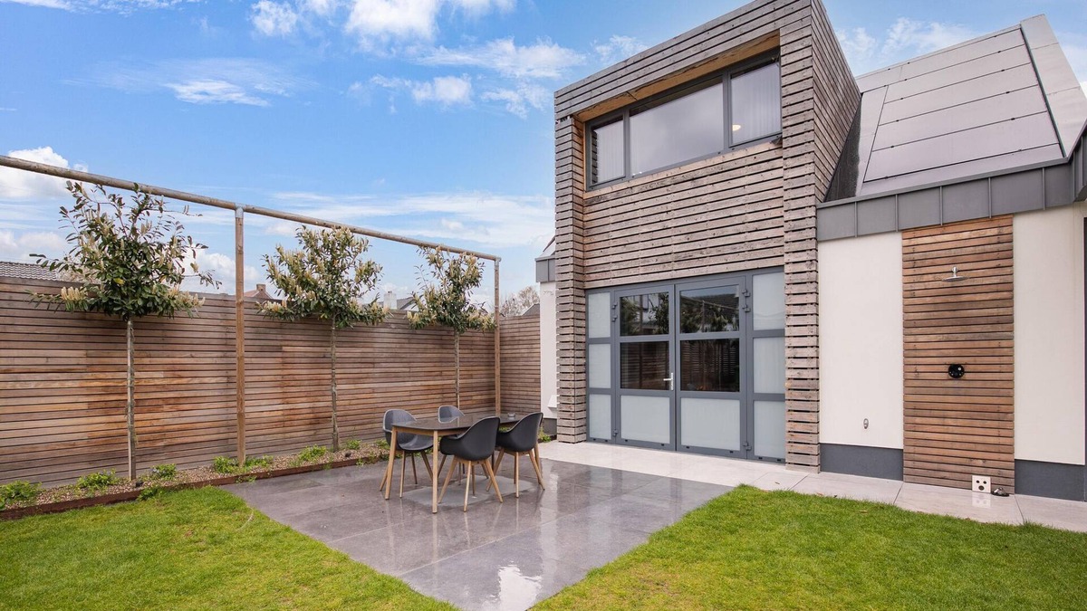 Bunde House | Modest Holiday Home in Bunde with Terrace