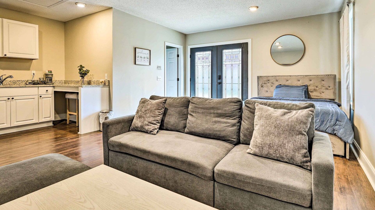Normal Apartment | Modest Huntsville Studio w/Full Kitchen!