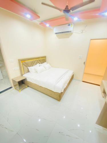 Palanpur Bed & Breakfast | Modest Rooms By Libra