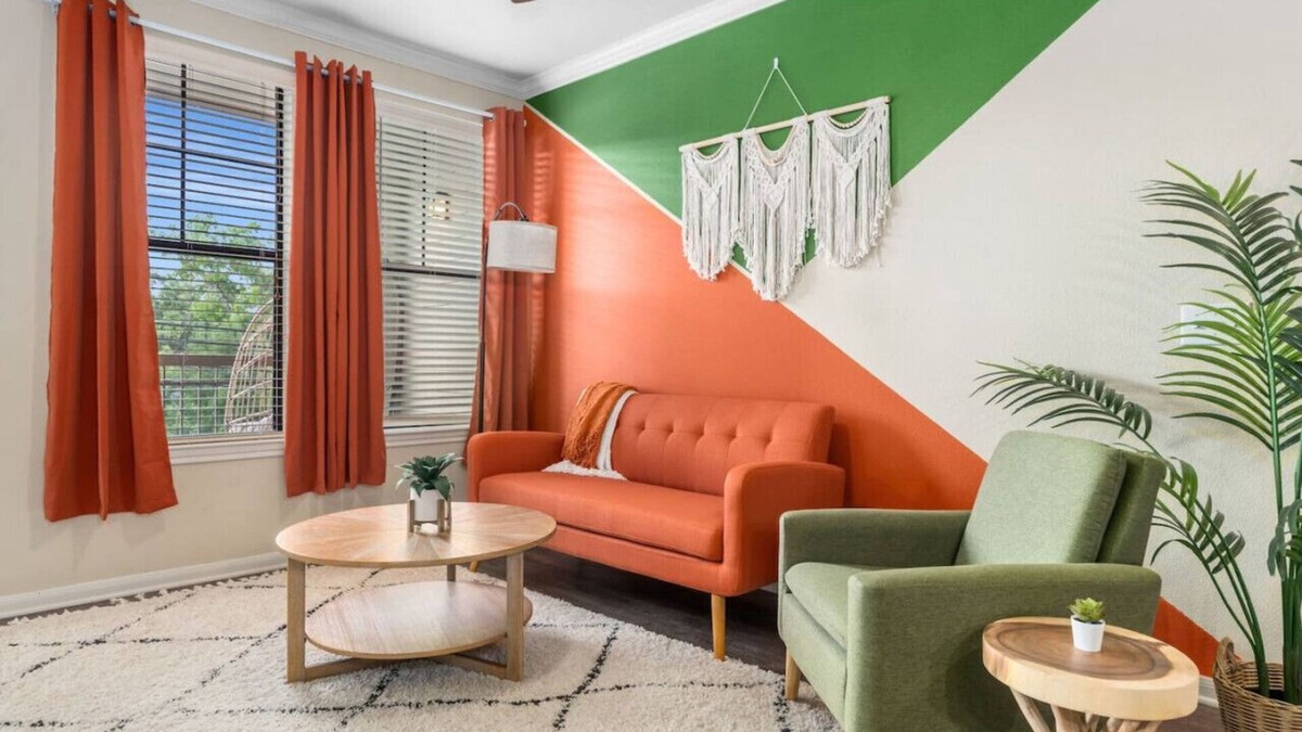 Greater Heights Apartment | Modish Keen King Bed w/Pool