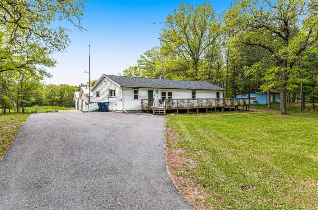 Mather House | Moe's Vineyard - Cabin