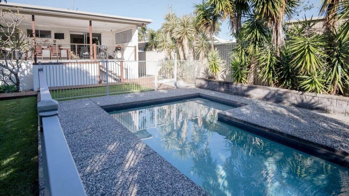Moffat Beach House | Moffat Beach, Large families & friends unite here!