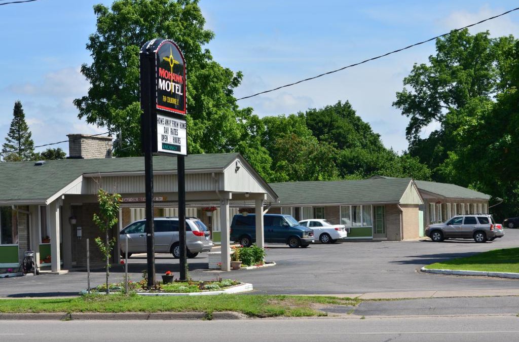 Brantford Hotel | Mohawk Motel